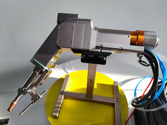 İyi bir fiyat. 150 Foku Fiber Lazer Kaynak Kafası ve 3000W Güçe Kadar Kaynaklarınızı Mükemmelleştirin çevrimiçi