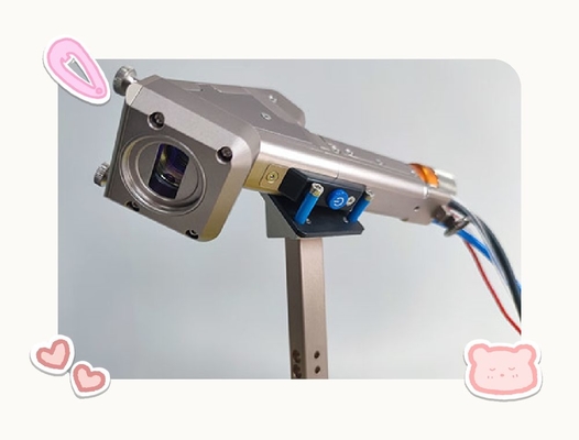 İyi bir fiyat. En son teknoloji ve çok yönlü lazer temizleme makinesi 1500W 2000W İsteğe bağlı maksimum güç 2000W Temizlik genişliği 300 mm Max çevrimiçi